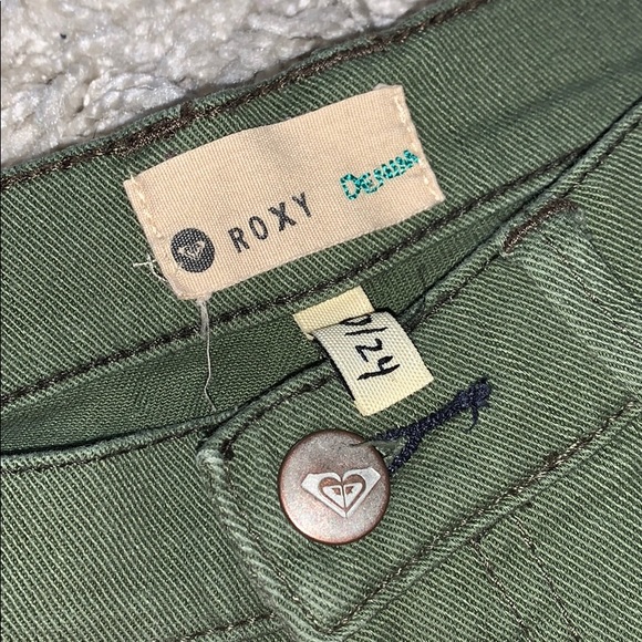 Roxy Jeans - Picture 2 of 4